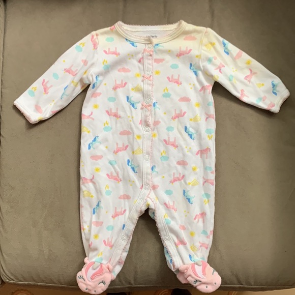 3/$25 bundle of Carter’s Onesies - Picture 6 of 9